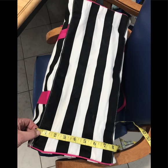 NWOT VS black/white striped pink handles weekender - Picture 11 of 14